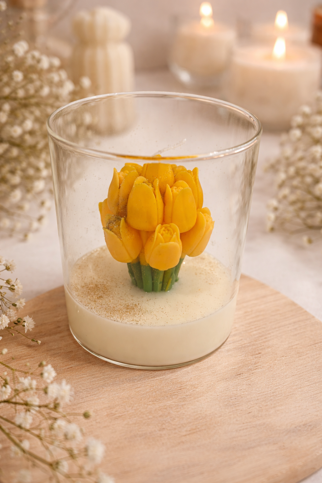 🌼 Sfeervolle kaars met Tulpen Boeket – warmte en elegantie in één