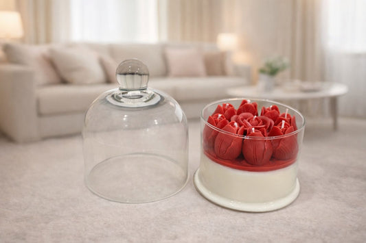 Luxe Decoratieve Kaars in Glas met Stolp - Realistische Rode Rozen - Sfeerkaars - Romantisch Cadeau voor Valentijn & Moederdag - Woondecoratie